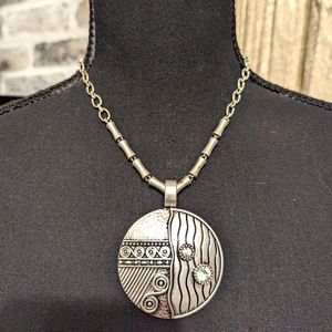 Premier Designs New Seasons Necklace (Item 20675)